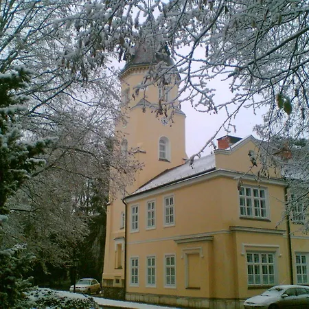 Festetich Kastelyszallo Es Zsuzsanna Hotell 3*