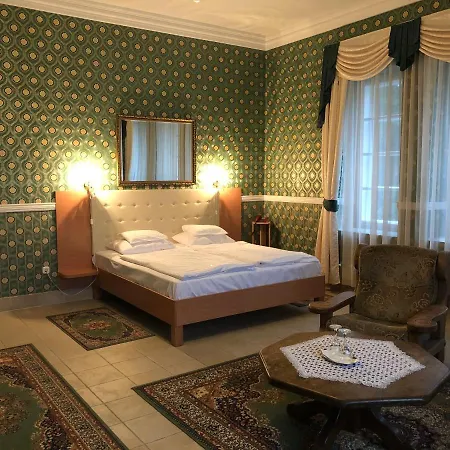 Festetich Kastelyszallo Es Zsuzsanna Szálloda 3*
