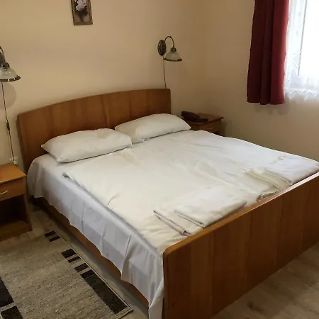 Festetich Kastelyszallo Es Zsuzsanna Szálloda 3*