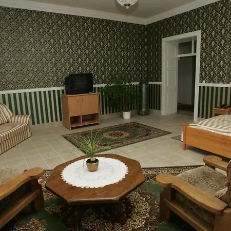 Hotell Festetich Kastelyszallo Es Zsuzsanna