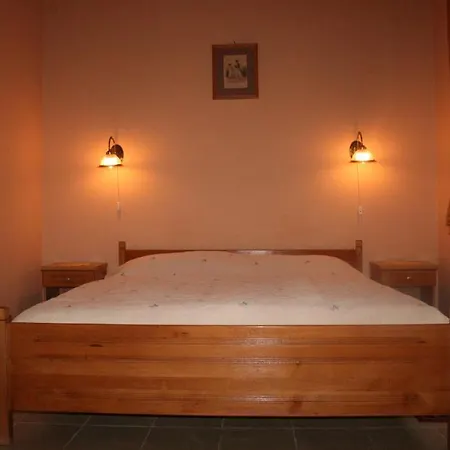 Festetich Kastelyszallo Es Zsuzsanna Hotell