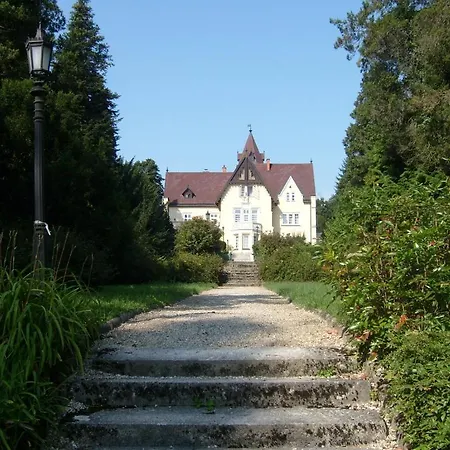 Hotell Festetich Kastelyszallo Es Zsuzsanna Szeleste