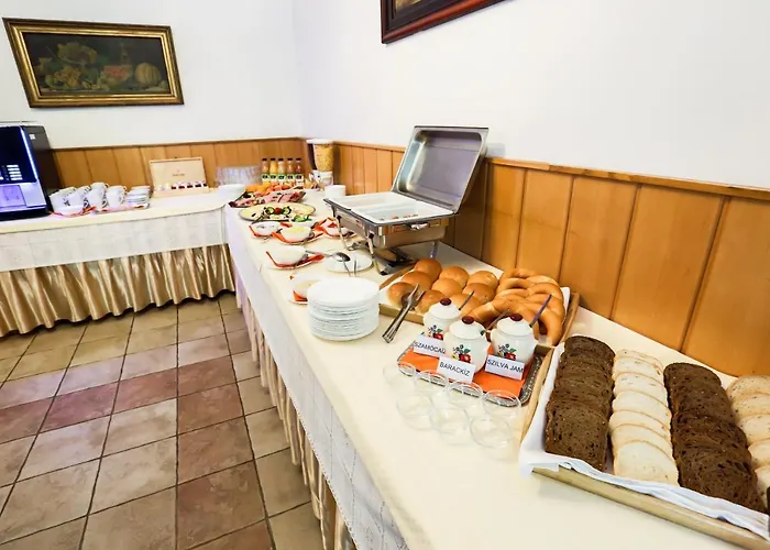 Festetich Kastelyszallo Es Zsuzsanna Hotel Szeleste