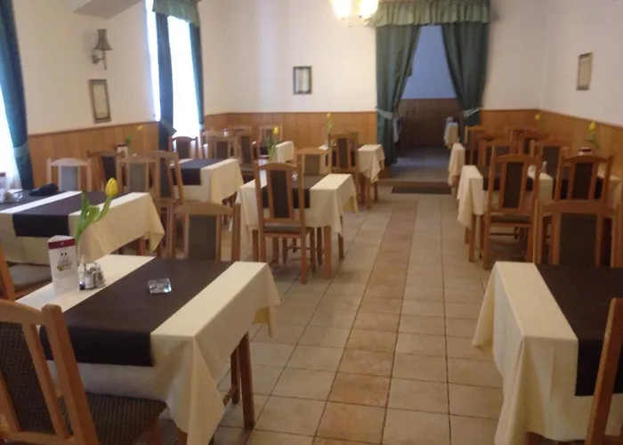 Festetich Kastelyszallo Es Zsuzsanna Hotel