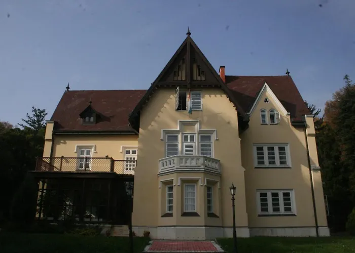 Festetich Kastelyszallo Es Zsuzsanna