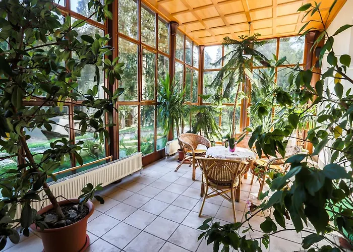 Hotel Festetich Kastelyszallo Es Zsuzsanna 3*