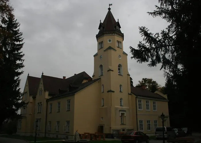 Festetich Kastelyszallo Es Zsuzsanna 3* Szeleste