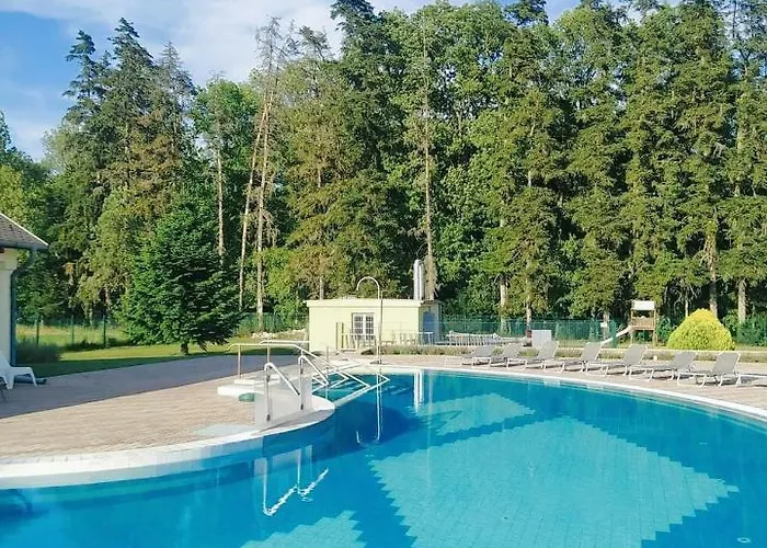 Hotel Festetich Kastelyszallo Es Zsuzsanna Szeleste
