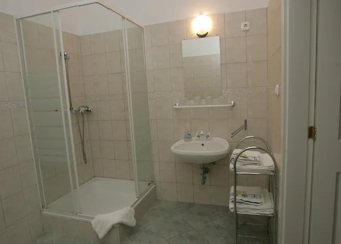 Hotel Festetich Kastelyszallo Es Zsuzsanna