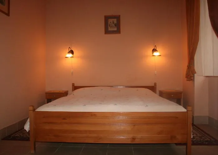 Festetich Kastelyszallo Es Zsuzsanna Hotel