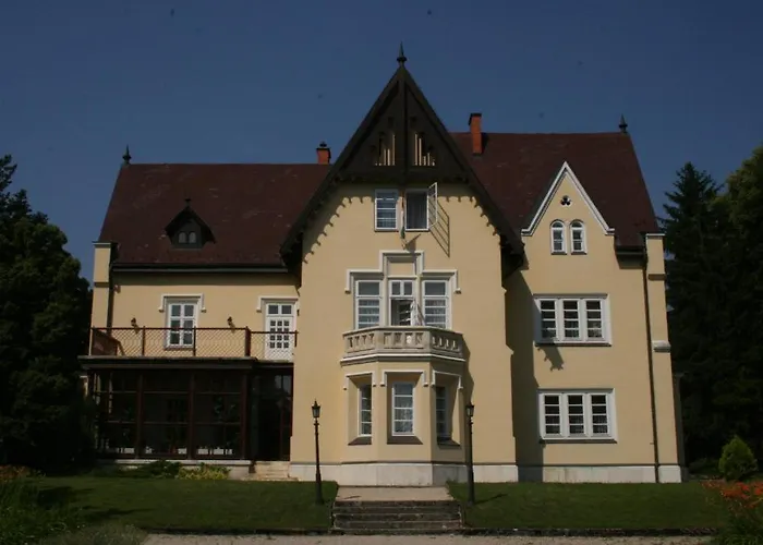 Festetich Kastelyszallo Es Zsuzsanna Hotel 3*