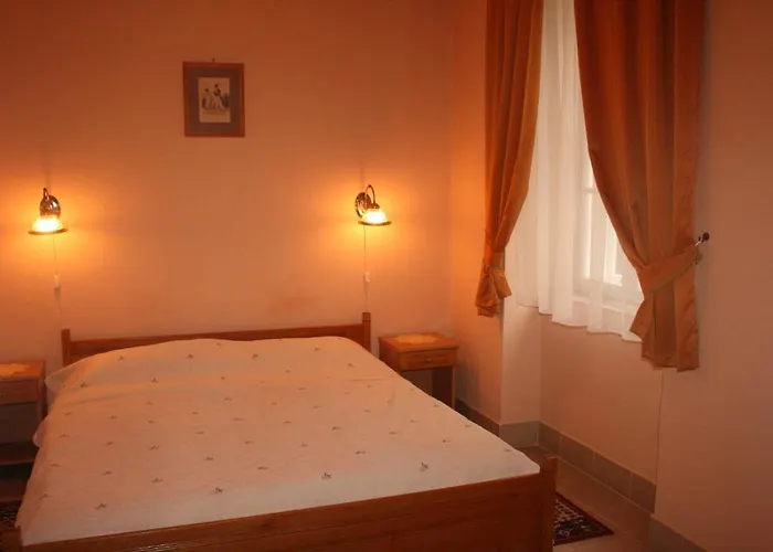 Festetich Kastelyszallo Es Zsuzsanna Hotel 3*