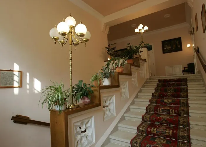 Festetich Kastelyszallo Es Zsuzsanna Hotel