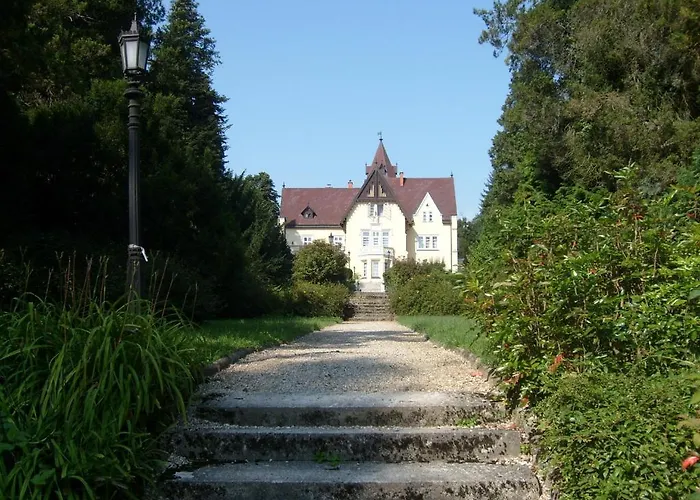 Hotel Festetich Kastelyszallo Es Zsuzsanna Szeleste
